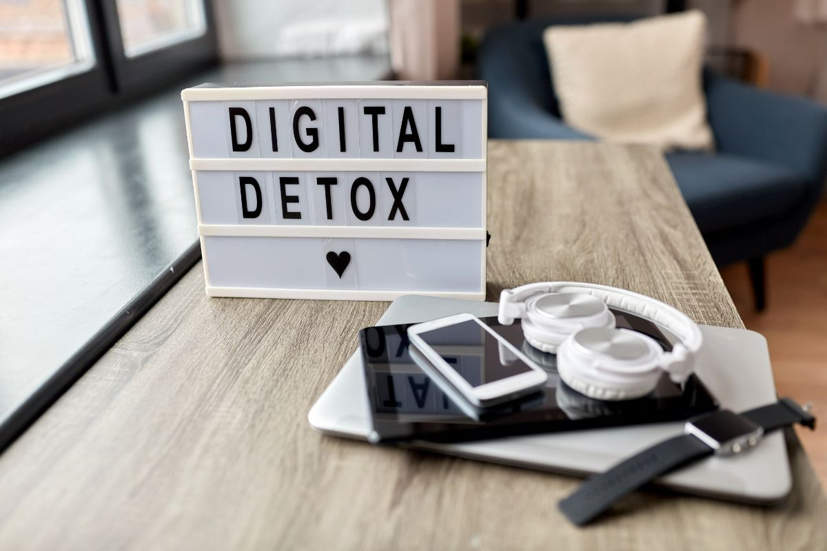 Digital Detox: A Step-by-Step Guide to Reclaiming Focus
