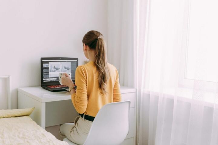 How to Improve Your Posture While Working From Home