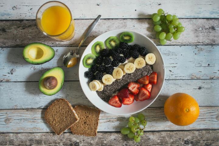 How to Eat Healthy Without Counting Every Calorie
