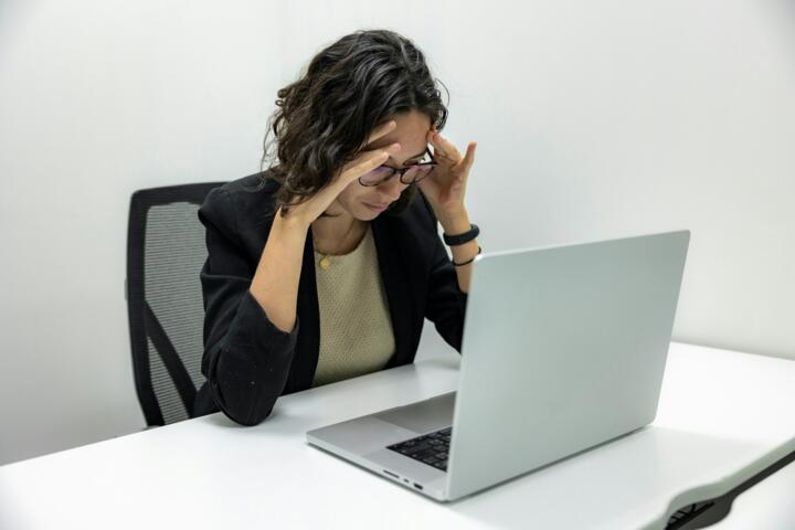 How to Tell the Difference Between Stress and Burnout